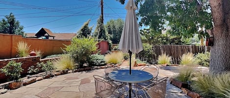 House (3 Bedrooms) | Property amenity