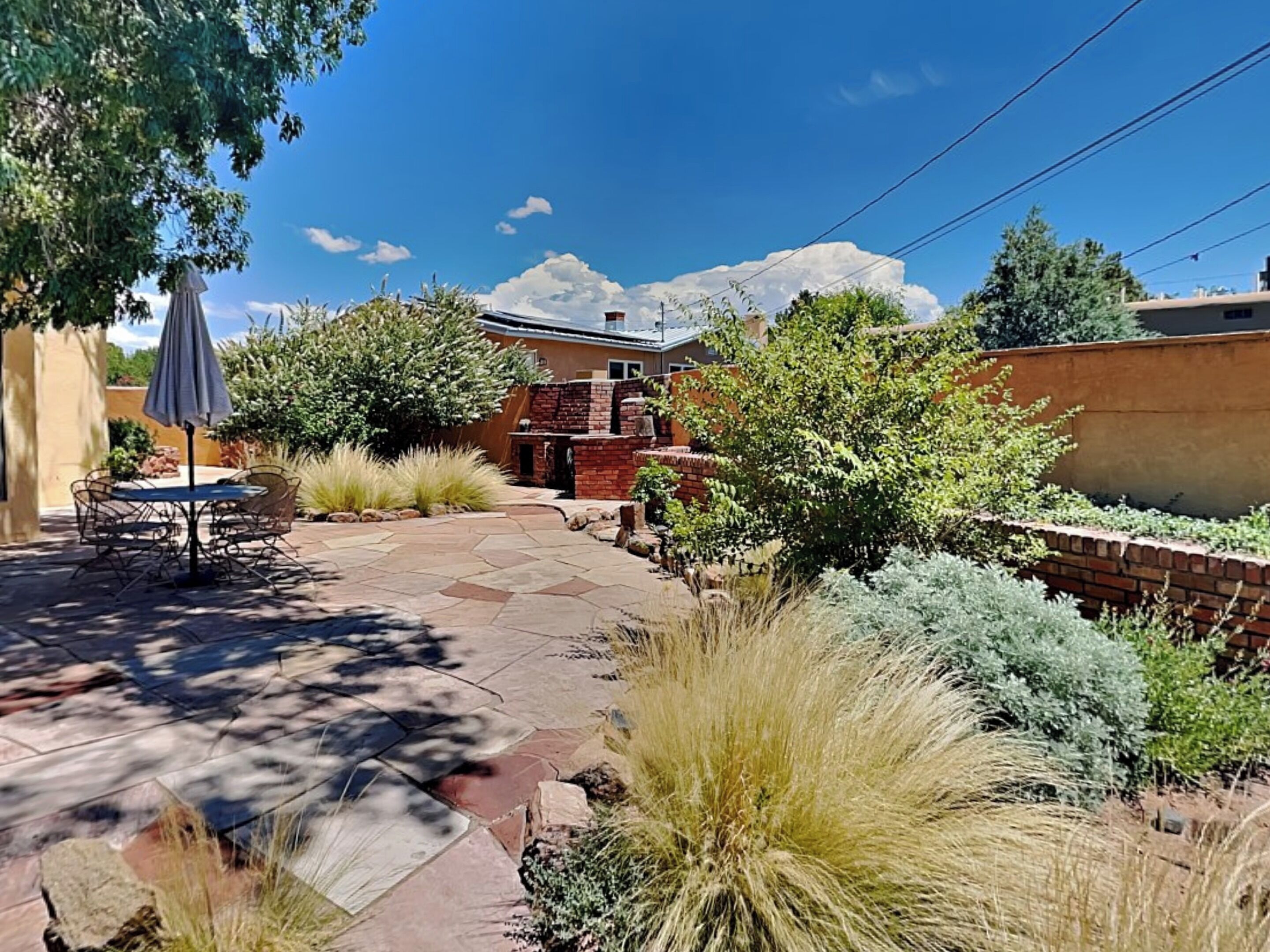 House (3 Bedrooms) | Property amenity