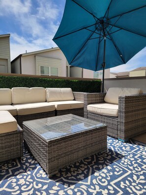 Terrace/patio - Contemporary Villa - memorial park, Washington Ave, downtown, Galleria
(Houston)