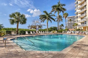 Pool - Estero Beach & Tennis by Distinctive Beach Rentals (Fort Myers Beach)