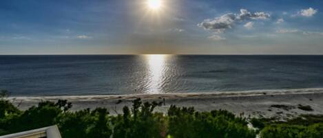 Di pantai