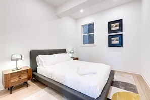 1 soverom, strykejern/-brett, reiseseng for barn og wi-fi