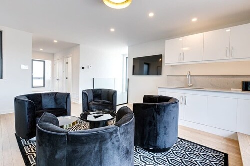M11 | Luxury Suites: 4BR + private rooftop - 3