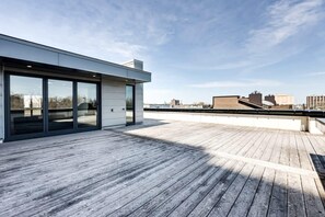Terrace/patio - M11 | Luxury Suites: 4BR + private rooftop - 3 (Montreal)
