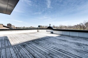Terrace/patio - M11 | Luxury Suites: 4BR + private rooftop - 3 (Montreal)