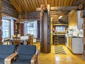 Kühlschrank, Mikrowelle, Geschirrspüler, Kochgeschirr/Geschirr/Besteck