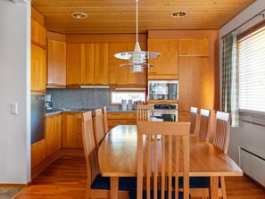 Kühlschrank, Mikrowelle, Geschirrspüler, Toaster