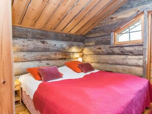 6 slaapkamers, een strijkplank/strijkijzer, internet