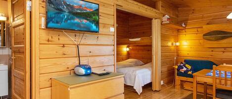 1 bedroom, iron/ironing board, internet