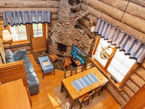 TV, fireplace, DVD player