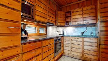 Fridge, microwave, dishwasher, toaster