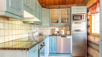 Kylskåp, mikrovågsugn, diskmaskin och brödrost