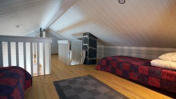 2 makuuhuonetta, silitysrauta/-lauta, internet