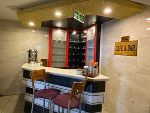 Free daily buffet breakfast - Alpin Hotel (Istanbul)