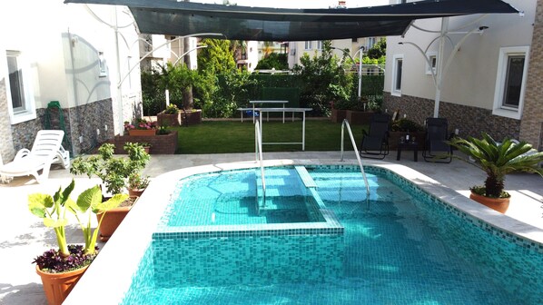 Piscina a l'aire lliure de temporada