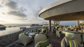Poolside bar