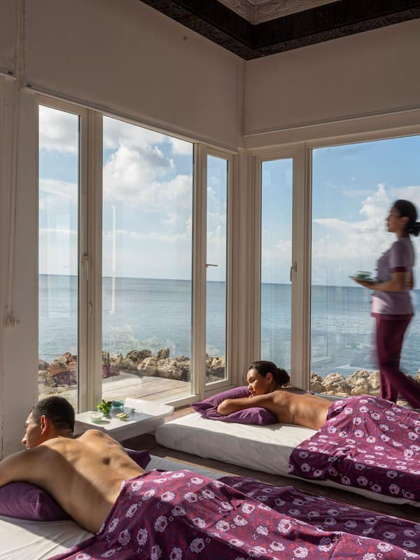 Sauna, hot tub, steam room, body treatments, hydrotherapy, aromatherapy