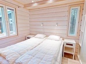 2 soveværelser, skrivebord, strygejern/strygebræt, internetforbindelse