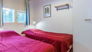 1 室のベッドルーム、アイロン / アイロン台