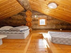 2 makuuhuonetta, silitysrauta/-lauta, Wi-Fi