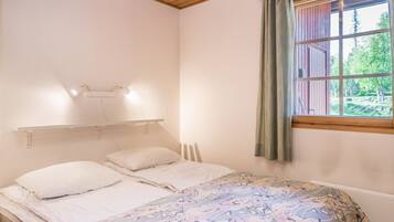 1 slaapkamer, een strijkplank/strijkijzer