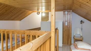 1 室のベッドルーム、アイロン / アイロン台