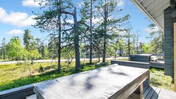 屋外ダイニングエリア