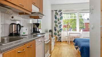 Jääkaappi, mikroaaltouuni, astianpesukone