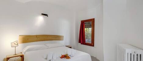 Family Apartment, Multiple Bedrooms (Garden Home) | 1 bedroom, WiFi, bed sheets