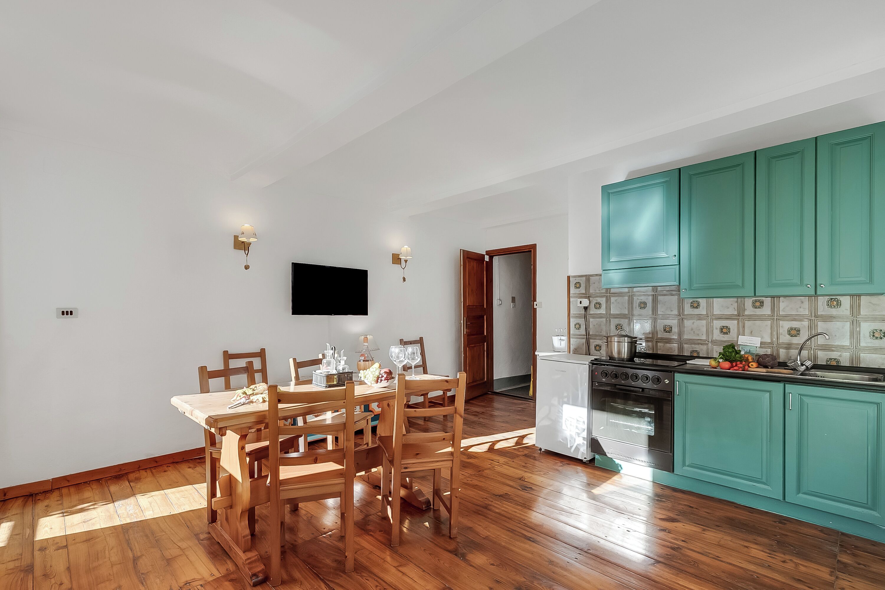 Family Apartment, Multiple Bedrooms (Garden Home) | Dining room