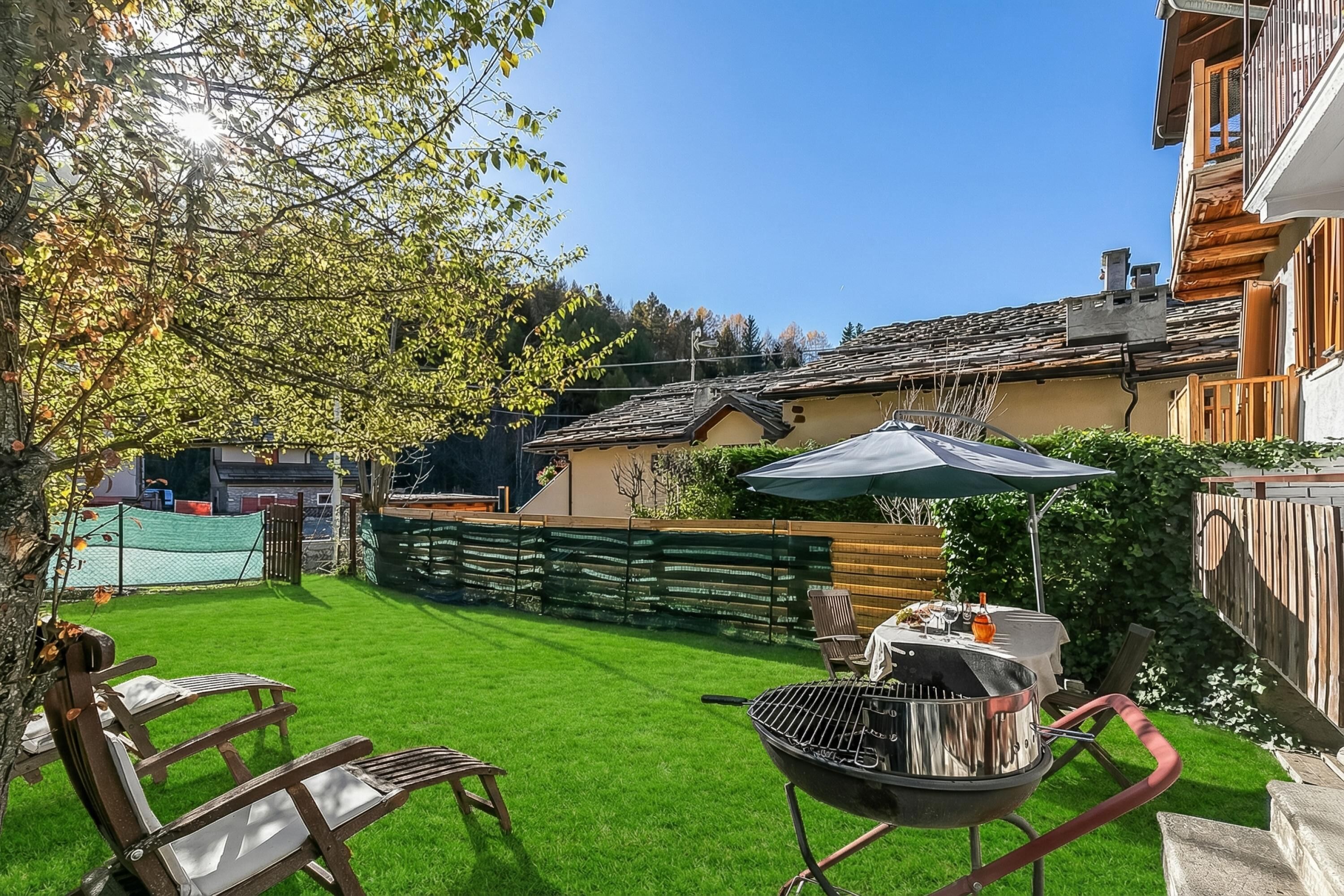 Family Apartment, Multiple Bedrooms (Garden Home) | Outdoor dining