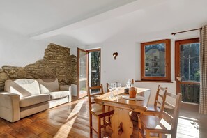 Familie appartement, meerdere slaapkamers (Garden Home) | Dineerruimte