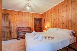 Familie appartement, meerdere slaapkamers (Lidia’s Lodge Apartment) | 1 slaapkamer, gratis wifi, beddengoed