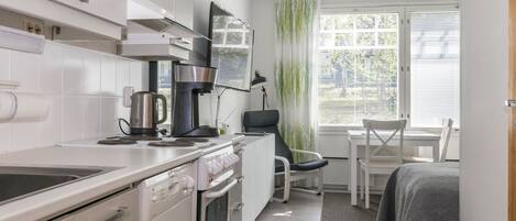 Refrigerador, microondas, lavavajillas, tostadora