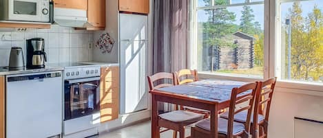 Refrigerador, microondas, lavavajillas, tostadora