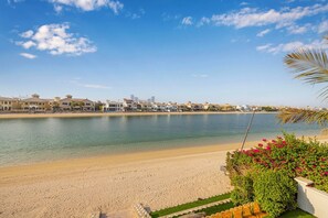 Villa, 5 Schlafzimmer, eigener Pool, Stadtblick | Strand