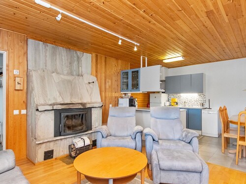 Saariseläntie 8 b 1 vaeltaja by Interhome