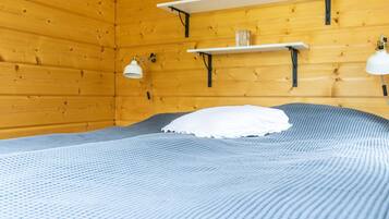 1 makuuhuone, vauvan matkasänky, internet