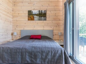 3 間睡房、上網