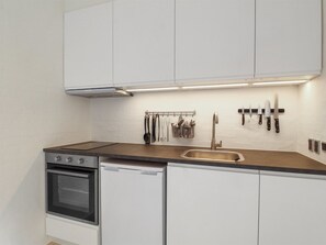 Fridge, oven, cookware/dishes/utensils - "Skakli" - 800m from the sea by Interhome (Skagen)