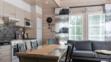 Fridge, microwave, dishwasher, cookware/dishes/utensils