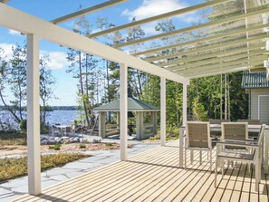Inside other - Riemurahi by Interhome (Pertunmaa)