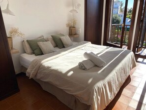 4 bedrooms, in-room safe, iron/ironing board, travel cot