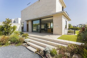 Exterior - Villa Sitges Al Fresco Design 10 minutes walk from the beach / 5 from the Center (Sitges)
