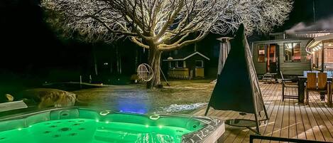 Bañera de hidromasaje exterior