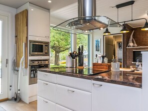 Fridge, microwave, dishwasher, cookware/dishes/utensils