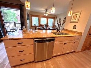 Refrigerador, microondas, horno y lavavajillas 