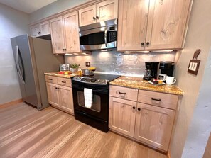 Refrigerador, microondas, horno y lavavajillas 