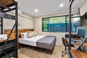 4 bedrooms, iron/ironing board, free WiFi, bed sheets