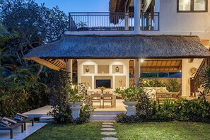 Terrace/patio - Villa Pipit In the heart of the Famous Canggu (Bali)